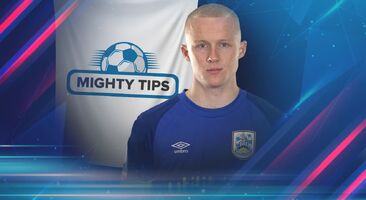MightyTips & Huddersfield goalkeeper Jacob Chapman ink sponsorship